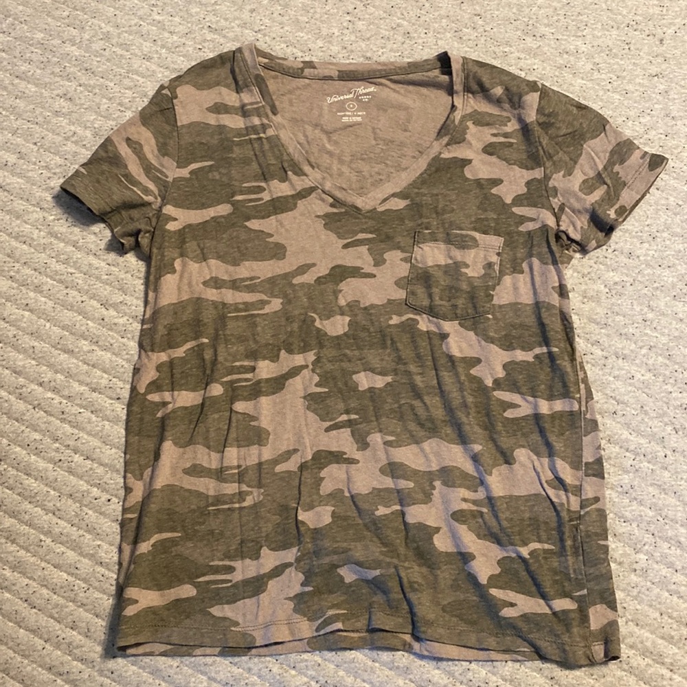 Women’s V-Neck Tee